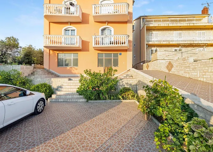 In With Wifi Lägenhet *